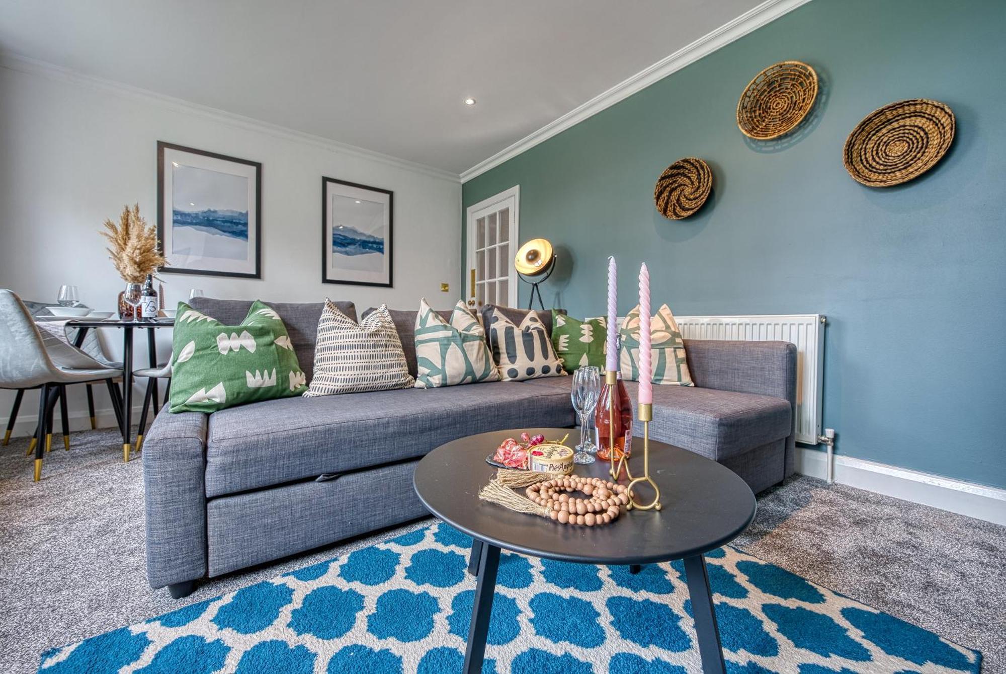 2 Bedroom Stylish Spacious Apt, Sleeps 6, Central Cheltenham, With Free Parking - By Blue Puffin Stays Extérieur photo