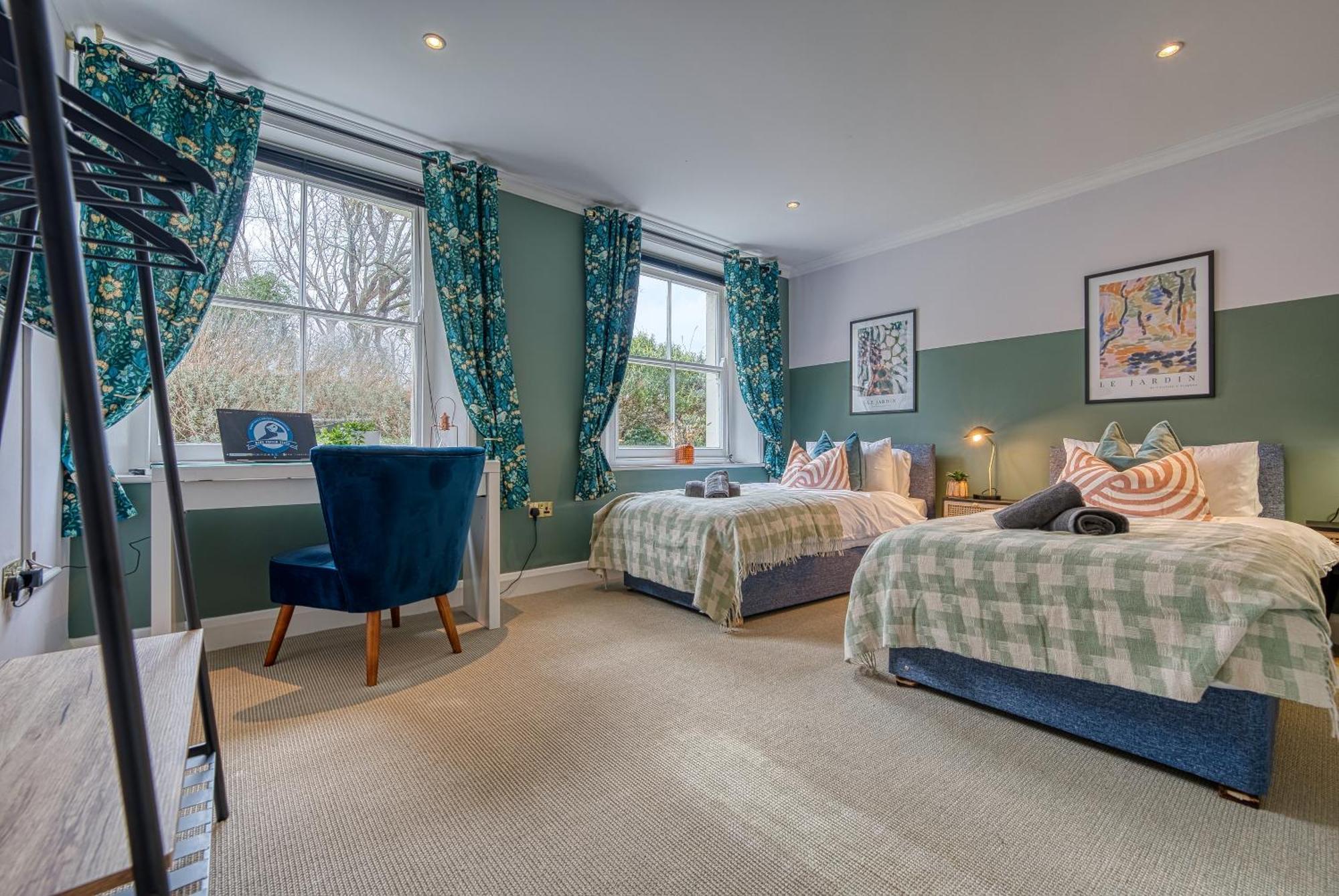 2 Bedroom Stylish Spacious Apt, Sleeps 6, Central Cheltenham, With Free Parking - By Blue Puffin Stays Extérieur photo