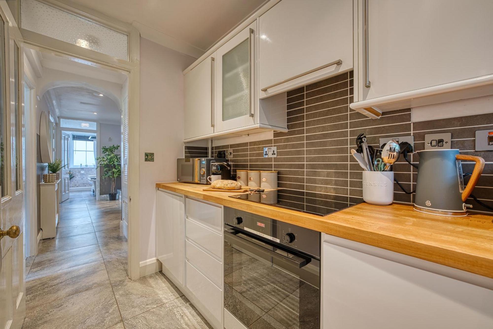 2 Bedroom Stylish Spacious Apt, Sleeps 6, Central Cheltenham, With Free Parking - By Blue Puffin Stays Extérieur photo