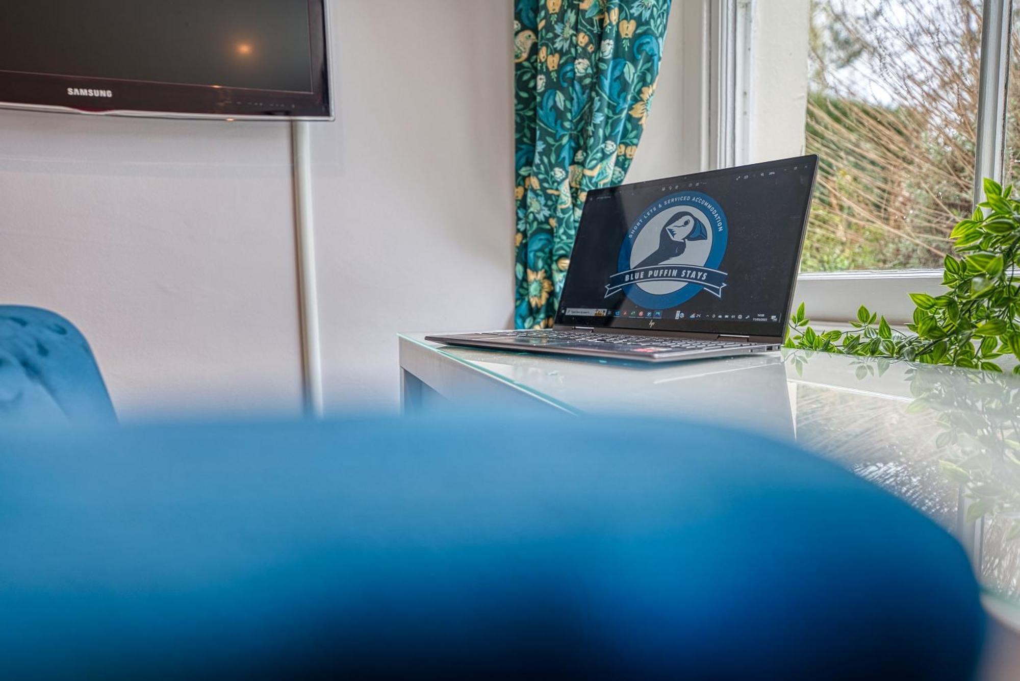 2 Bedroom Stylish Spacious Apt, Sleeps 6, Central Cheltenham, With Free Parking - By Blue Puffin Stays Extérieur photo