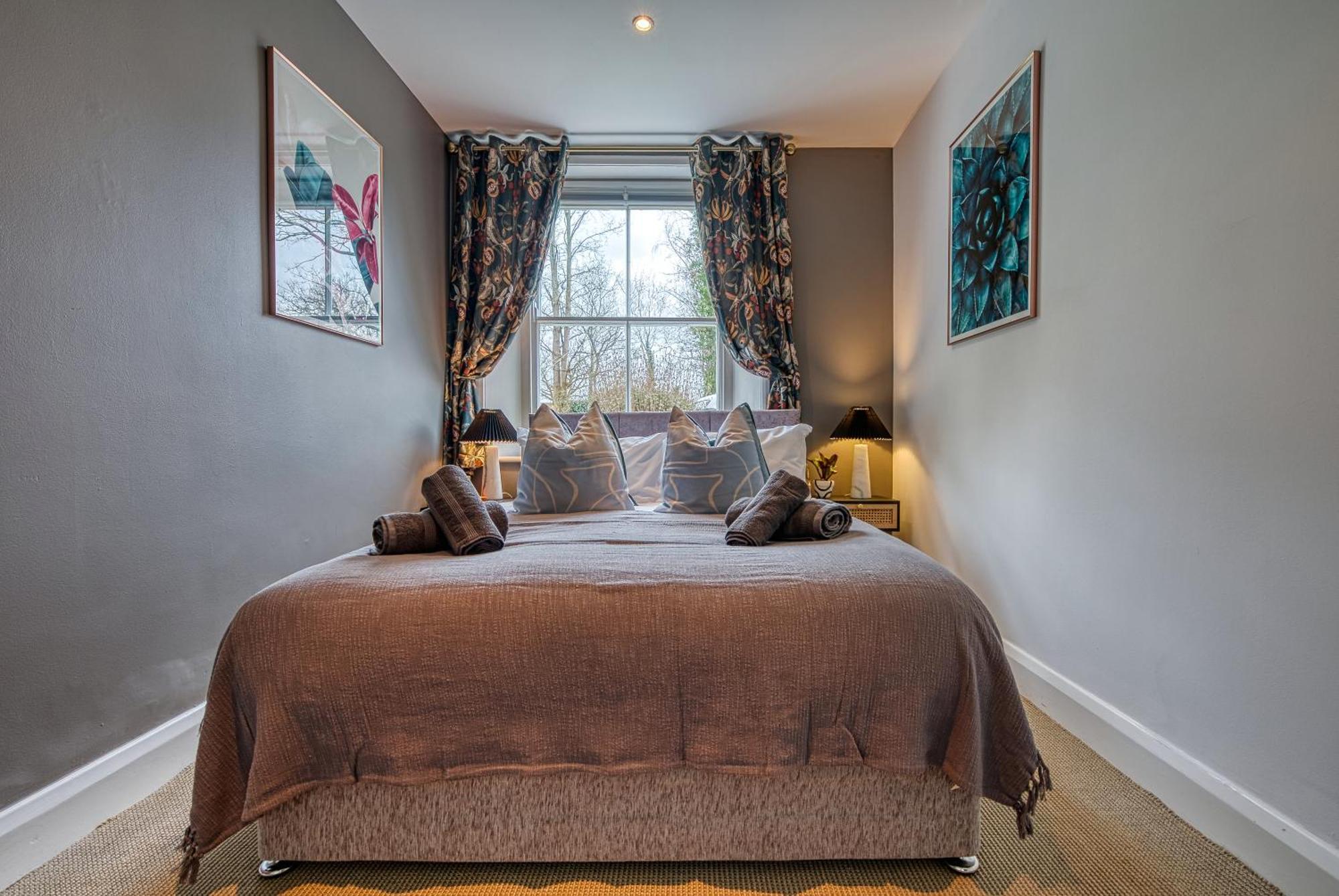 2 Bedroom Stylish Spacious Apt, Sleeps 6, Central Cheltenham, With Free Parking - By Blue Puffin Stays Extérieur photo